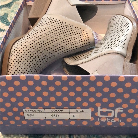 Grey Booties - Picture 4 of 4